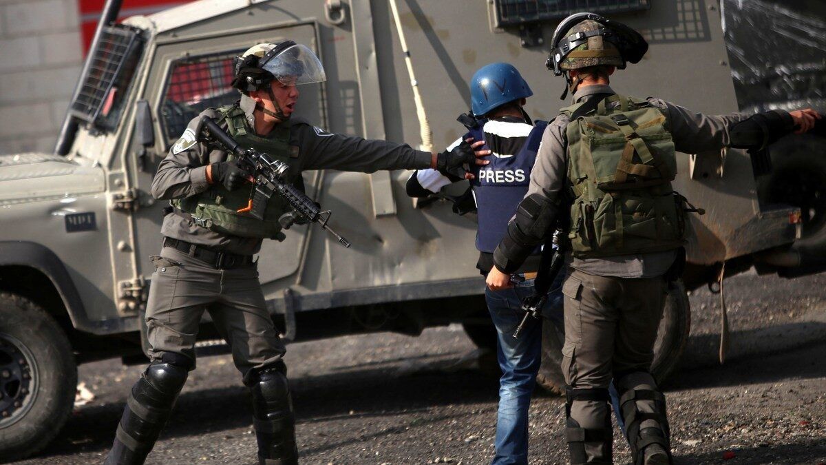 60 انتهاكاً بحق الحريات الإعلامية الشهر المنصرم