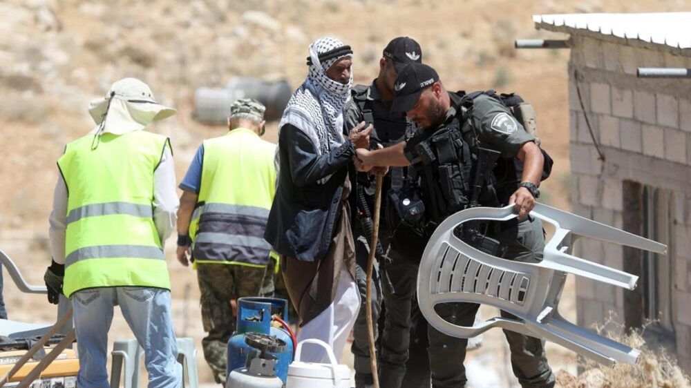 تواصل انتهاكات الاحتلال: إصابات واعتقالات وهدم واعتداءات للمستوطنين