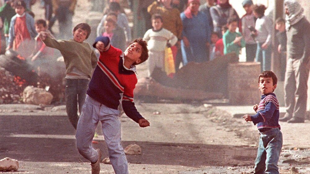 لماذا هزمنا في الإنتفاضة الشعبية الأولى؟