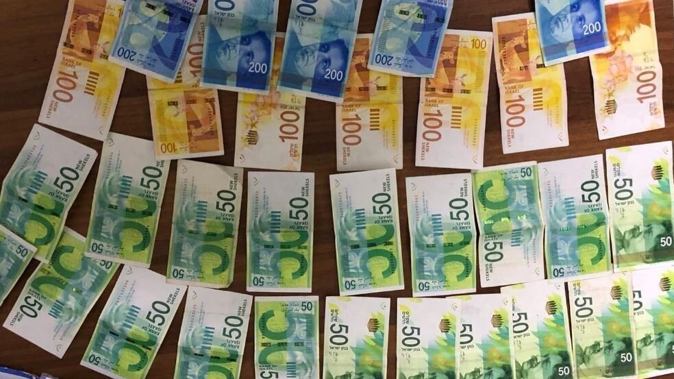 الشرطة تكشف ملابسات جريمة ابتزاز مالي في الخليل