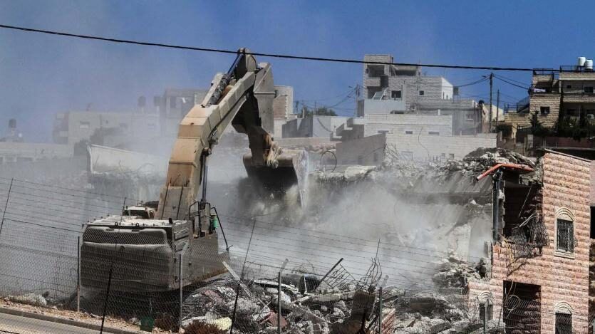 الاحتلال يهدم فيلا سياحية ومنشآت ويخطر بهدم منزل شمال أريحا