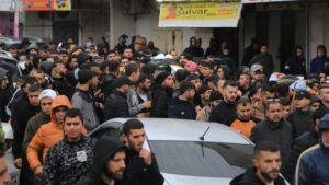 جماهير بلدتي اليامون وجبع يودعون الشهداء الثلاثة من امام مستشفى جنين