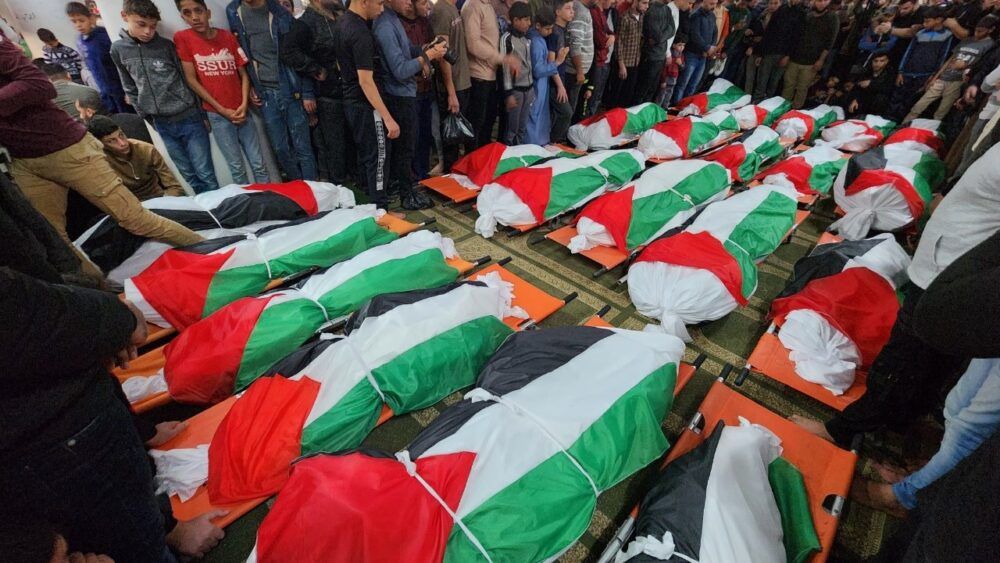 مركز حقوقي: 2146 شهيدا في غزة ارتقوا بصواريخ طائرات الاستطلاع الإسرائيلية منذ عام 2000