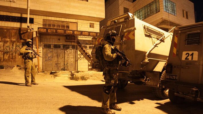 الاحتلال يصيب شابين ويعتقل ثلاثة آخرين خلال اقتحام قباطية والزبابدة جنوب جنين