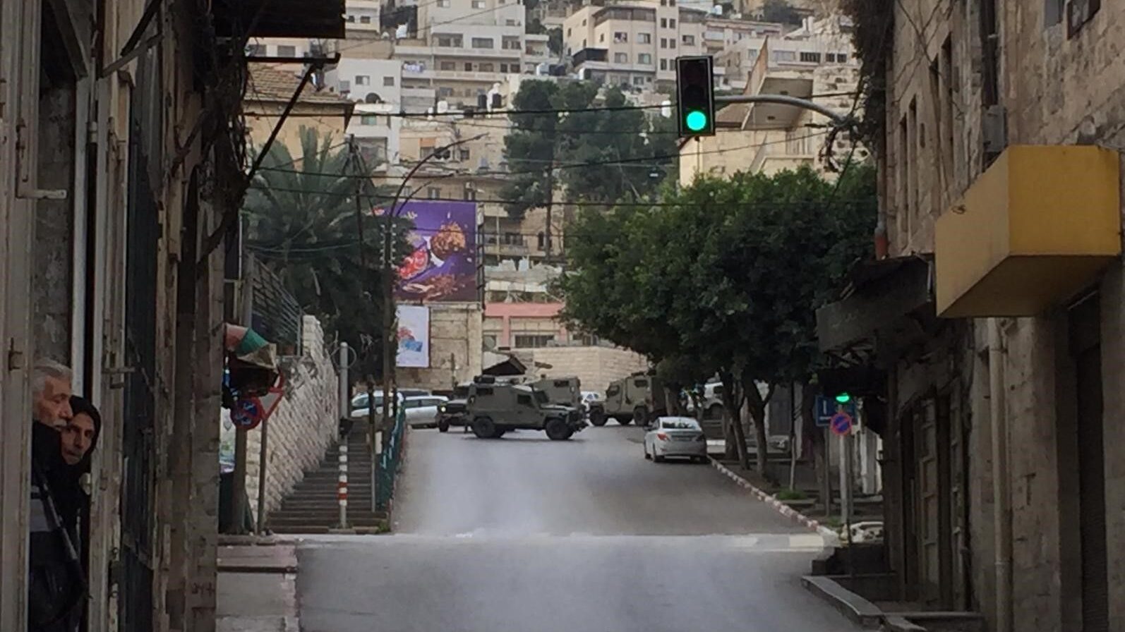 محصلة اقتحام نابلس: 10 إصابات بينها صحفيان واعتقال 4 مواطنين