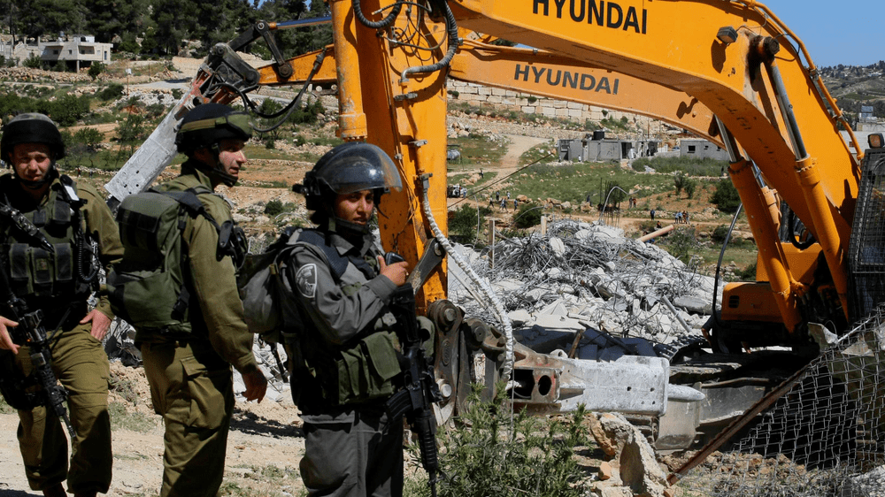 الهدم الثاني خلال ساعات: الاحتلال يهدم منزلين جنوب الخليل