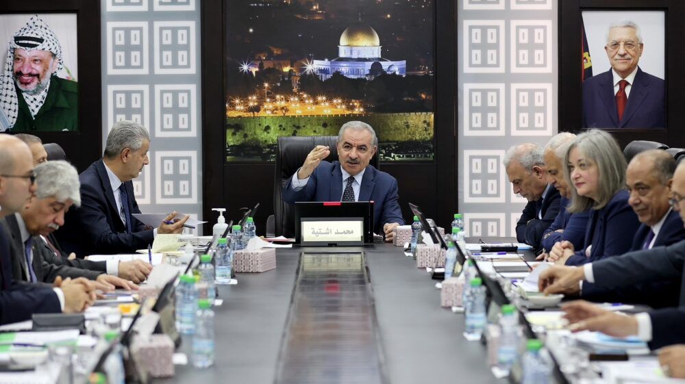 اشتية: نحمل الحكومة الإسرائيلية المسؤولية عن تداعيات العدوان المستمر على شعبنا ومقدراته