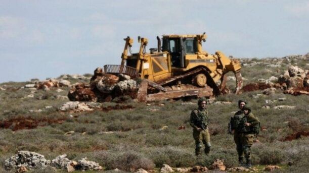 مستوطنون يجرفون أراضي في بورين