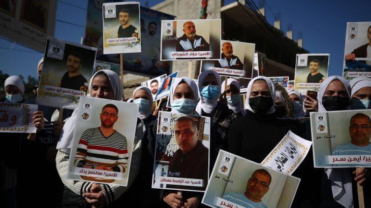 صلابة الأسرى في مواجهة السجّان