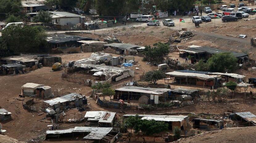 عادت الخان الأحمر للواجهة