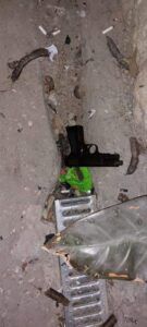 "المسدس الذي استخدمه منفذ عـــمــلــية بيت حنينا، حيث ترجل من سيارة وأمطر مستوطنين بالرصاص، ما أدّى لمقتل 7 مستوطنين وإصابة آخرين".