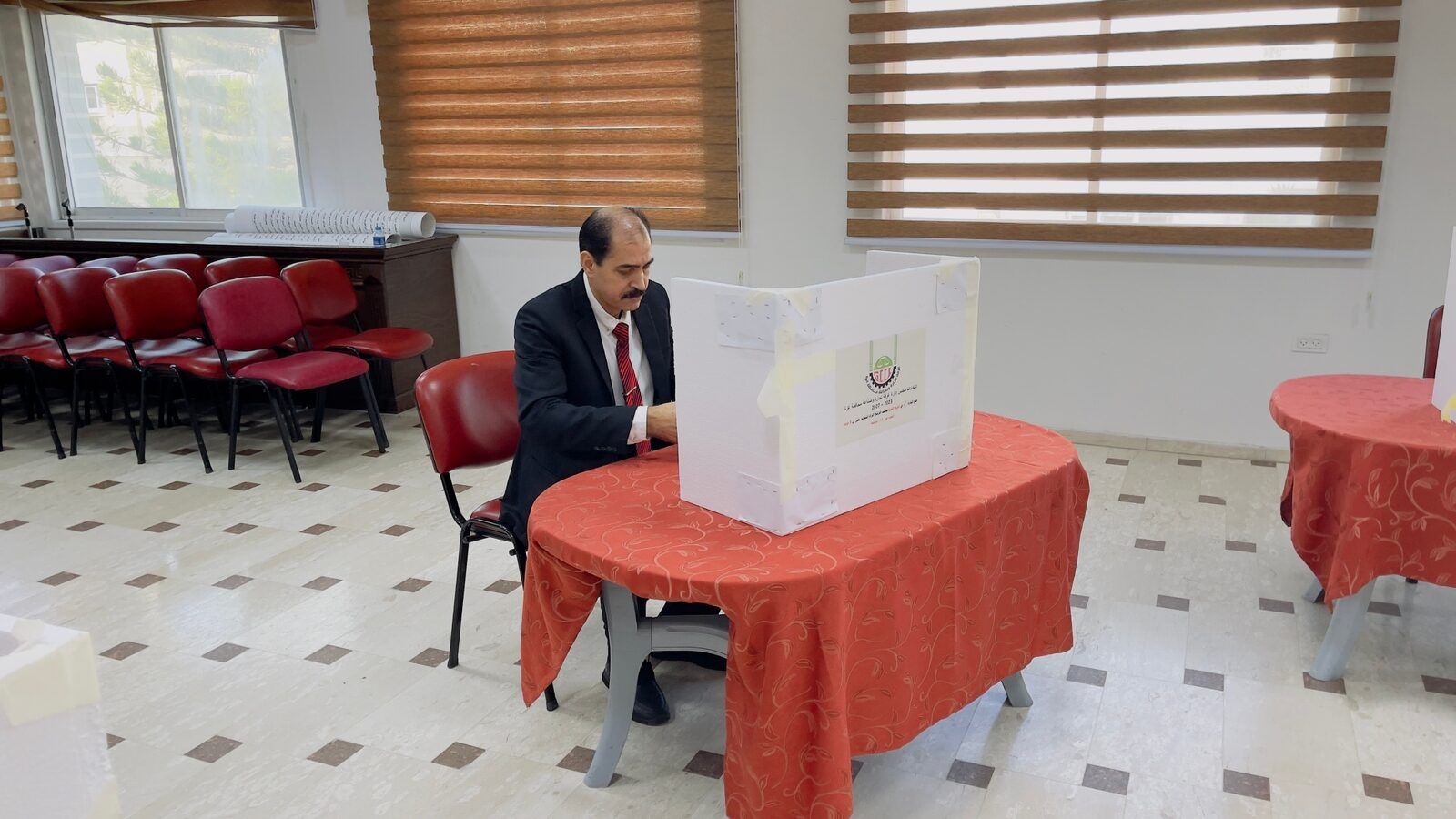 انطلاق عملية الاقتراع في انتخابات غرفة تجارة وصناعة محافظة غزة