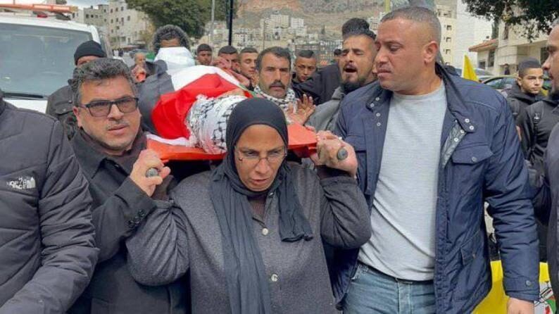 نابلس تُشيِّع جثمان الطفل منتصر الشوا