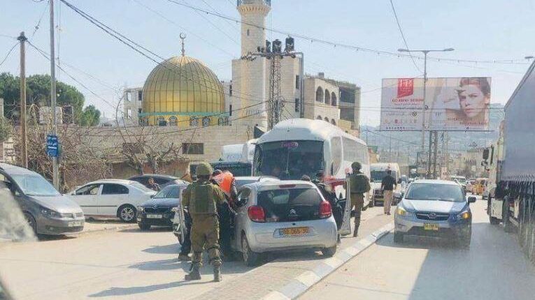 إصابة مستوطنين بجروح حرجة قرب نابلس