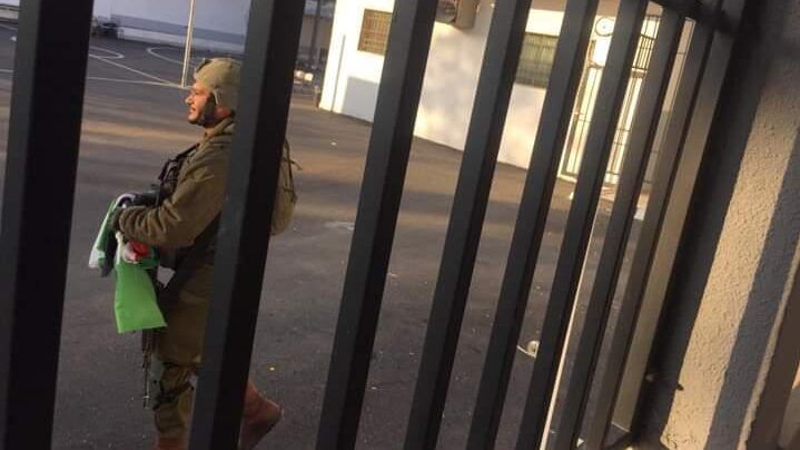 الاحتلال يزيل علم فلسطين عن سارية مدرسة بنات اللبن الثانوية