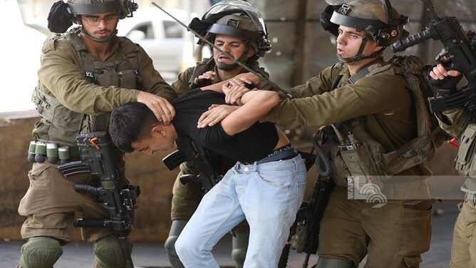 الاحتلال يعتقل 27 مواطنا من الضفة الغربية