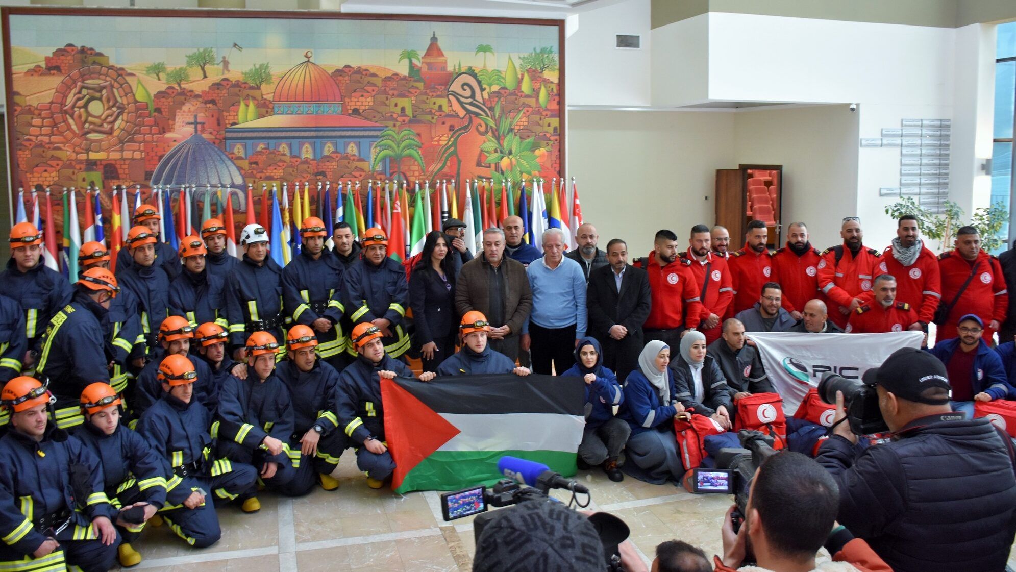 فريق فلسطين للتدخل والاستجابة العاجلة يتوجه إلى سوريا وتركيا