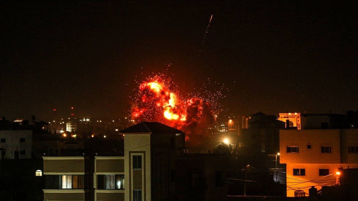 طائرات الاحتلال تقصف عدة مواقع في قطاع غزة