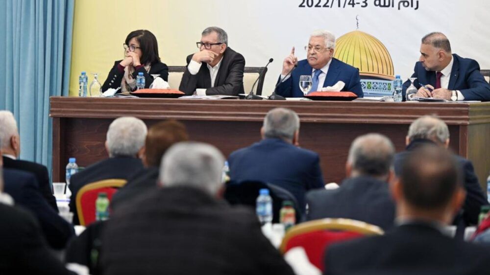 متى تنتهي الاجتماعات والتصريحات الفلسطينية.. والتاريخ لا يرحم!!