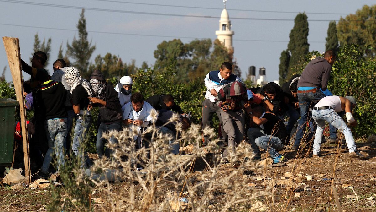 مواجهات في النبي صالح ومستوطنون يطلقون الرصاص الحي صوب منازل المواطنين