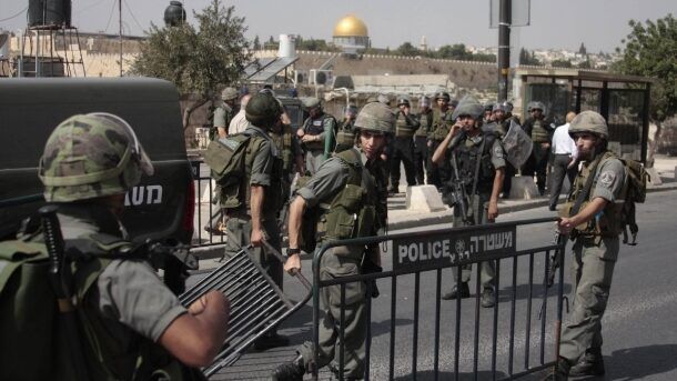 "محافظة القدس" تحذر من عمليات عسكرة المدينة وانتشار الحواجز العشوائية