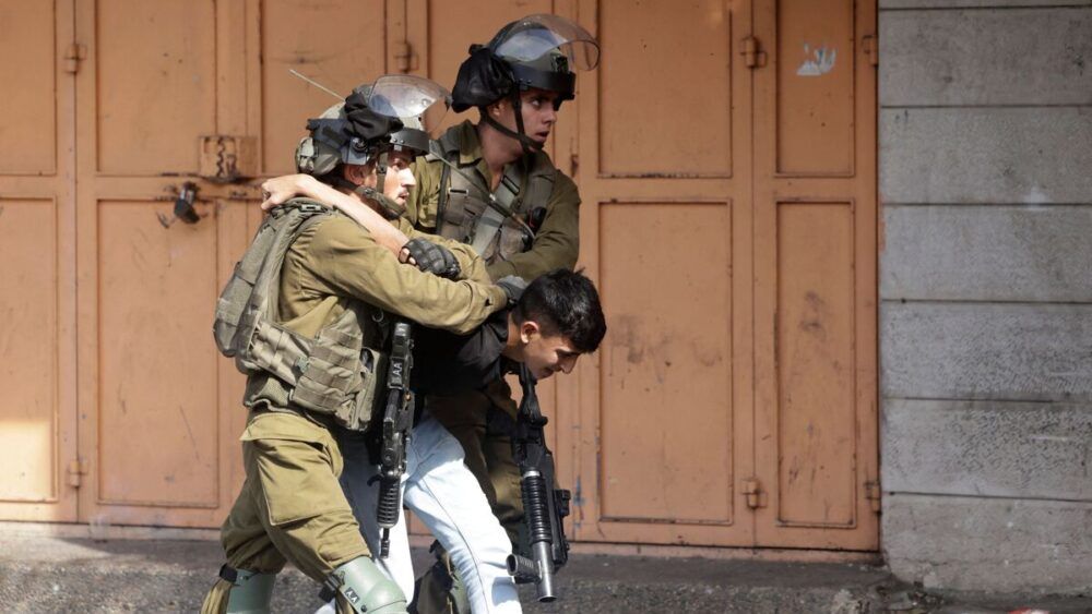 الاحتلال اعتقل (598) فلسطينيًا في كانون ثاني الماضي