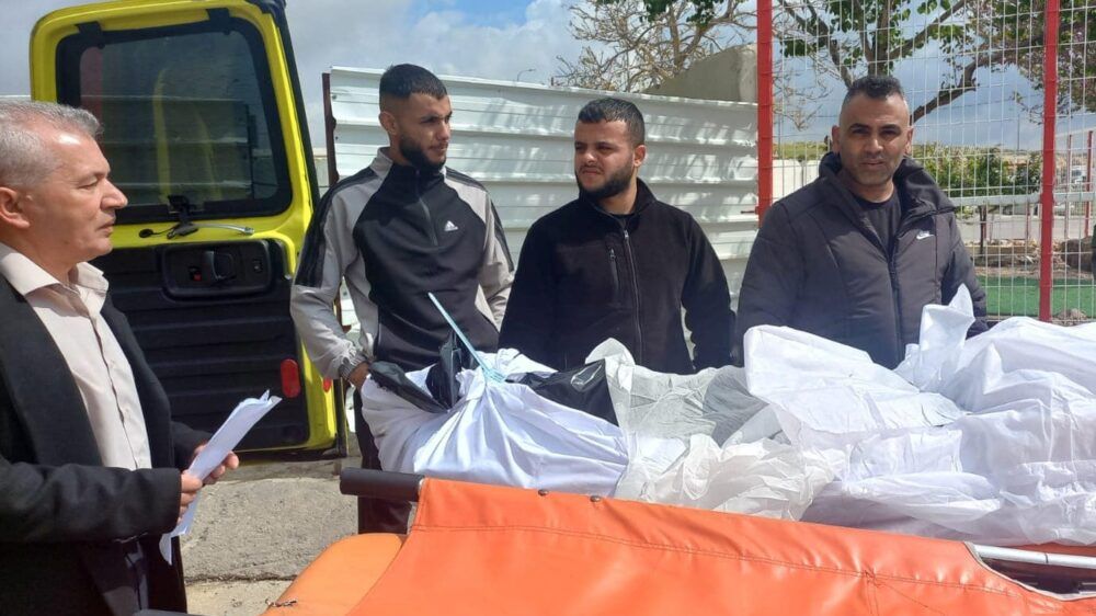 الشؤون المدنية تتسلم جثمان الشهيد الأسير أحمد أبو علي