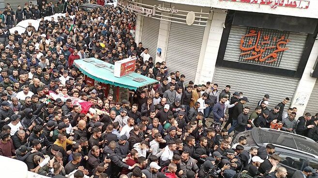 جماهير شعبنا في طولكرم تشيع جثمان أمير أبو خديجة