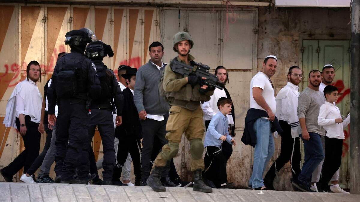 مسيرة استفزازية للمستوطنين في الخليل