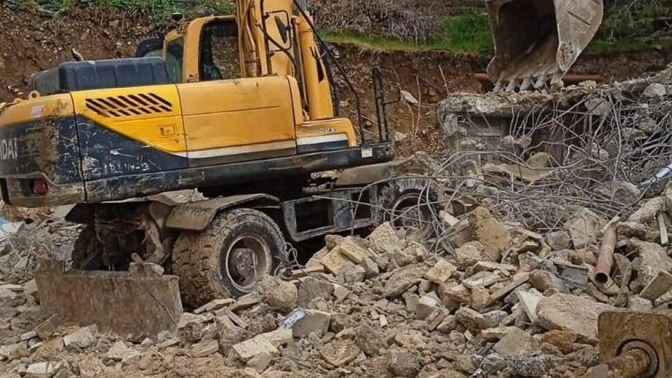 الاحتلال يستكمل هدم منزل في أم طوبا جنوب القدس