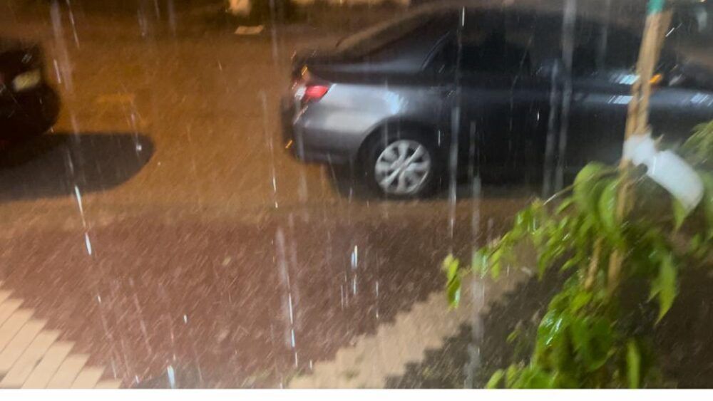 الطقس: الحرارة أدنى من معدلها بـ7 درجات وأمطار على مختلف المناطق