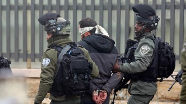 قوات الاحتلال تعتقل 10 مواطنين في أريحا