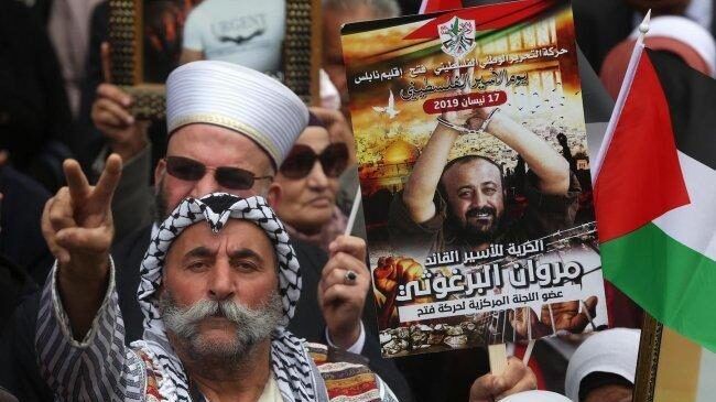 في يوم الأسير: 4900 أسير/ة يقبعون في 23 سجن ومركز توقيف