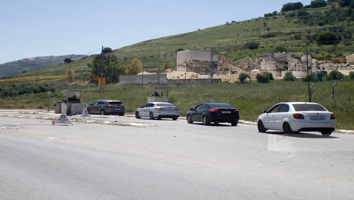 الاحتلال يواصل تشديد اجراءاته على حاجز حوارة جنوب نابلس