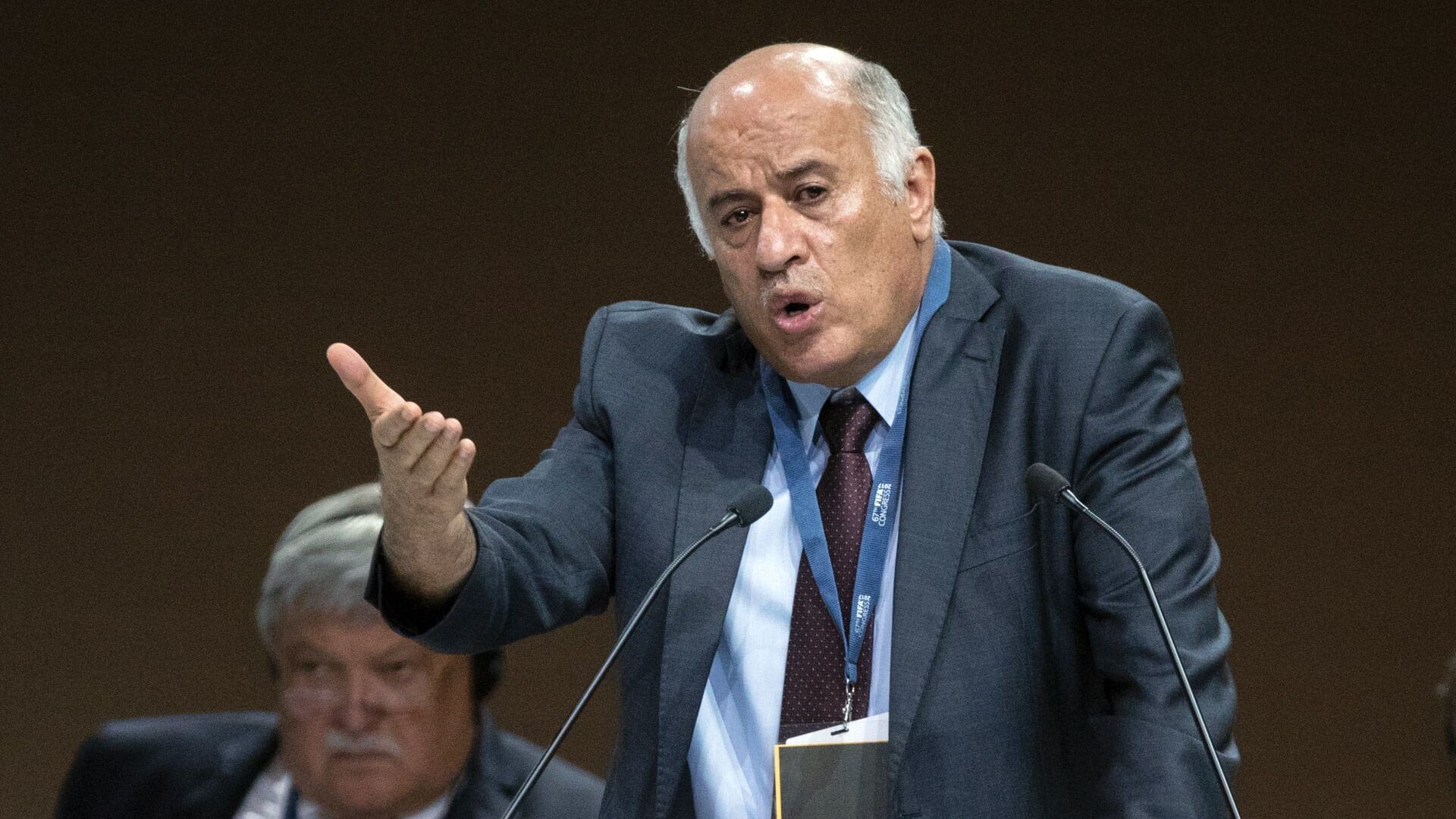 الرجوب يعقد مؤتمراً صحفياً حول أزمة إضراب المعلمين