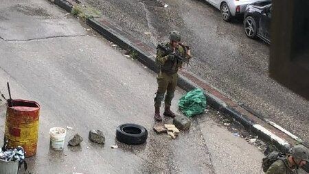 ارتقاء شاب خلال اشتباكات مع قوات الاحتلال في مخيم عقبة جبر