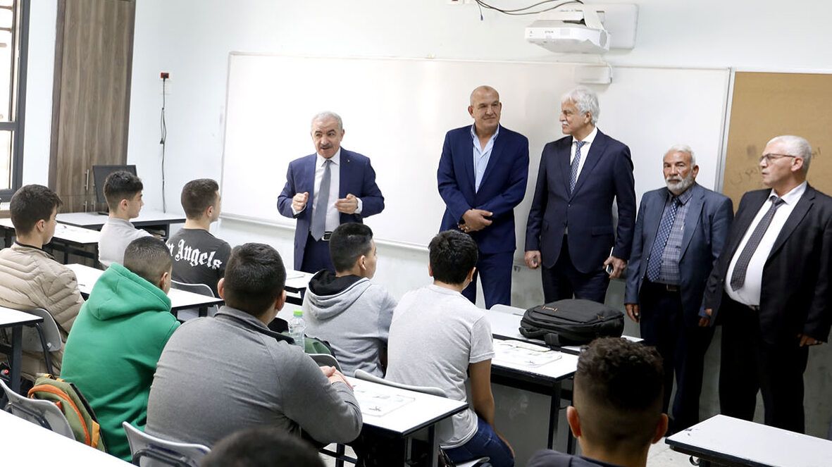 اشتية: العام الدراسي مفتوح لحين انتهاء المنهاج كاملا