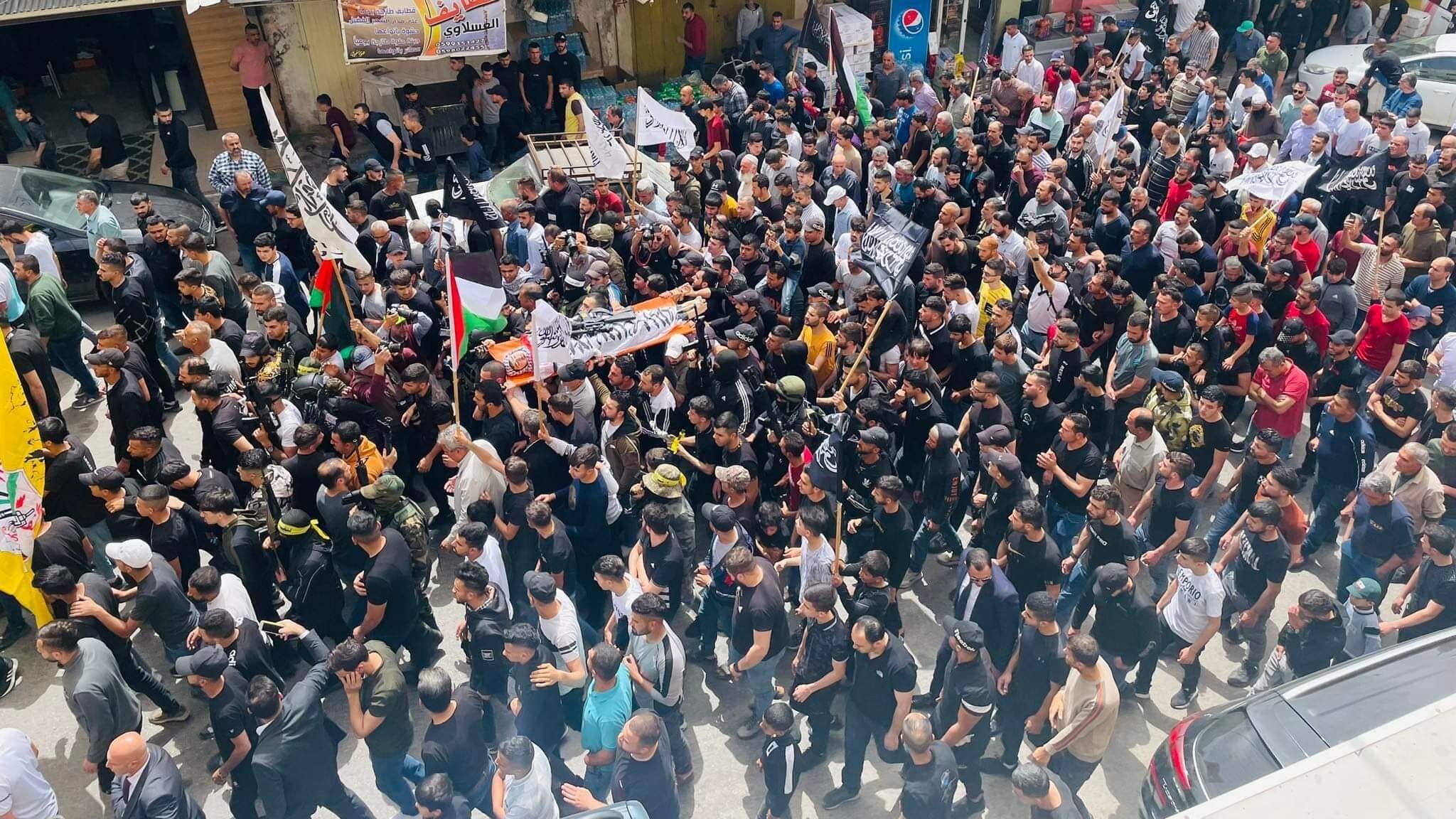 تشييع جثمان الشهيد عائد سليم في بلدة عزون شرق قلقيلية