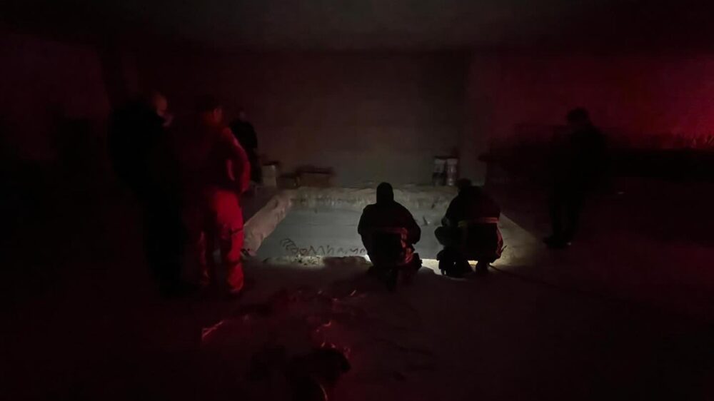 نابلس: انقاذ عامل سقط داخل تسوية بارتفاع 4 أمتار