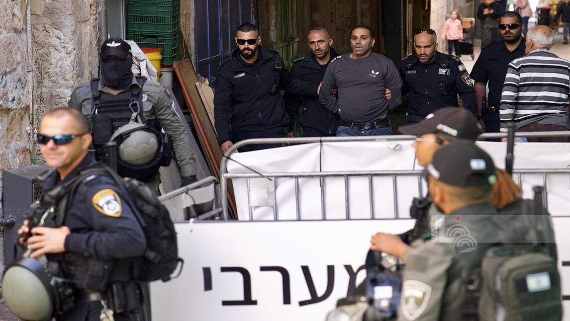 عشرات المستوطنين يقتحمون الأقصى