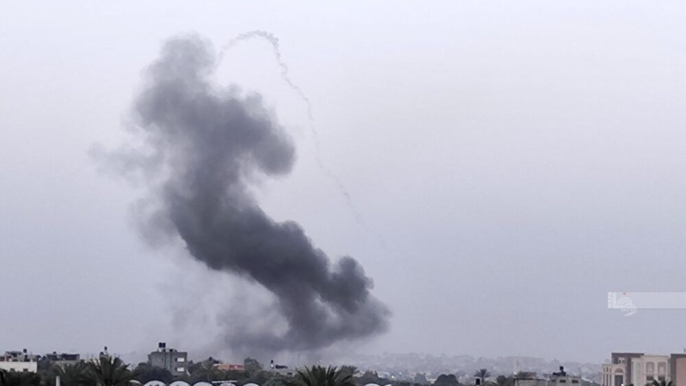 طائرات الاحتلال تقصف موقعا وسط قطاع غزة