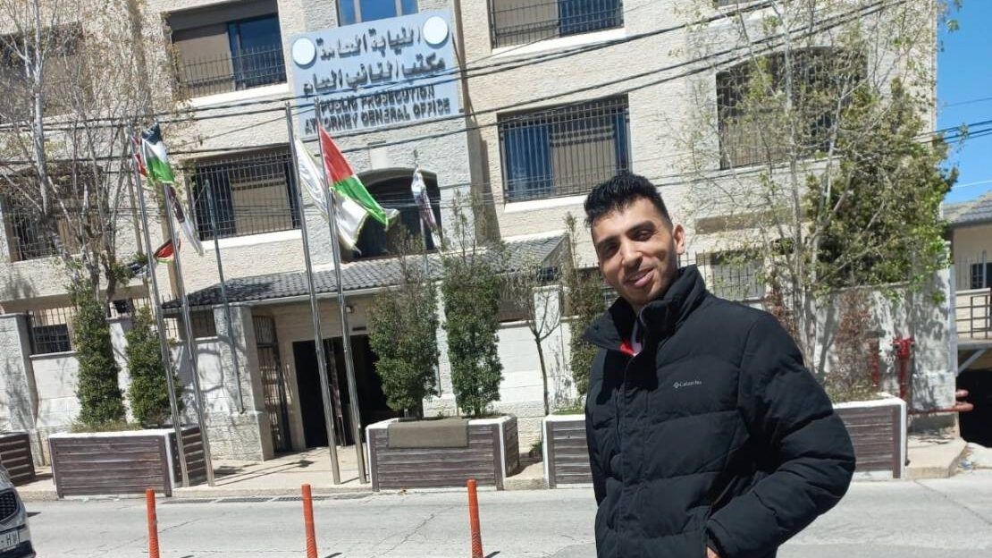 صحفي فلسطيني يتقدم بشكوى أمام النائب العام ضد رئيس الحكومة
