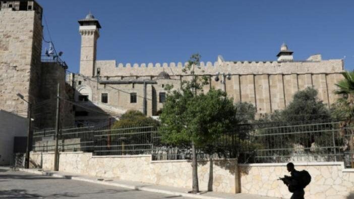 الاحتلال يمنع لجنة إعمار الخليل من استكمال ترميم مبنى في محيط الحرم الإبراهيمي