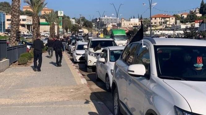 قافلة مركبات احتجاجية ضد العنف بالداخل