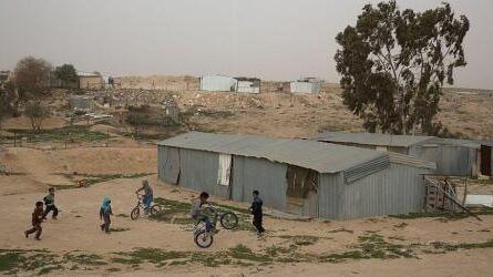 طلبة مدرسة "التحدي 5" في بيت تعمر يعودون لمقاعد الدراسة