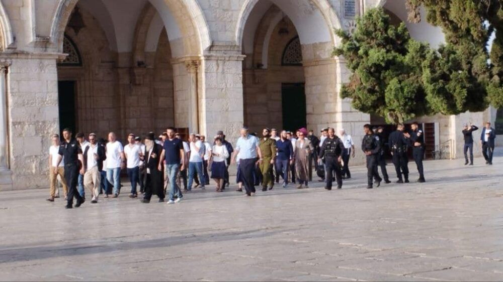 صور: . مستوطنون يقتحمون المسجد الاقصى بعد افراغه من المصلين