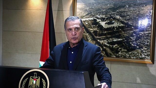 أبو ردينة: المساس بالمسجد الاقصى لعب بالنار