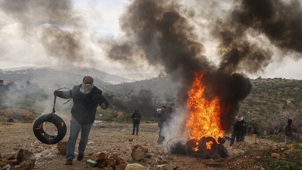 إصابات واحتراق أراضٍ زراعية خلال مواجهات في جنين