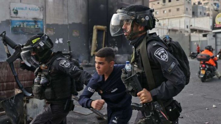 اعتقال الاطفال