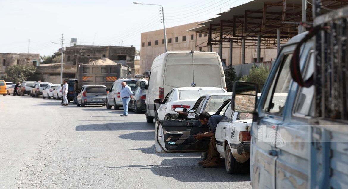 الاحتلال يغلق حاجز بيت فوريك ويقتحم المنطقة الشرقية من نابلس